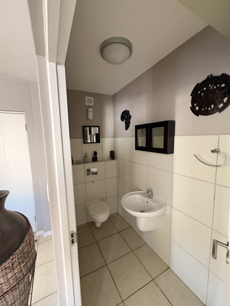 2 Bedroom Property for Sale in Burgundy Estate Western Cape
